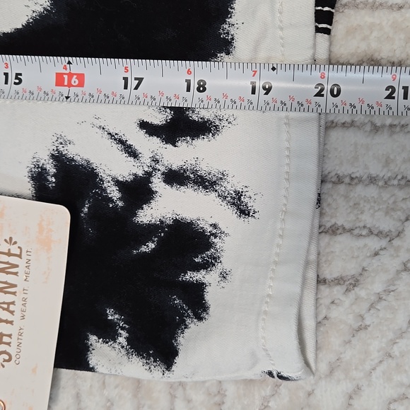 SHYANNE Black & White Crop Denim Jacket - Picture 3 of 11